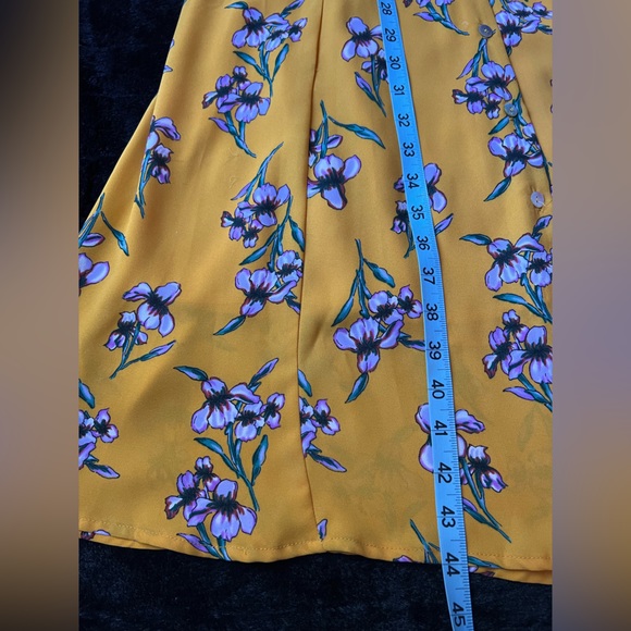 Lumiere Yellow Floral Wrap Dress, Size Large - Picture 10 of 10